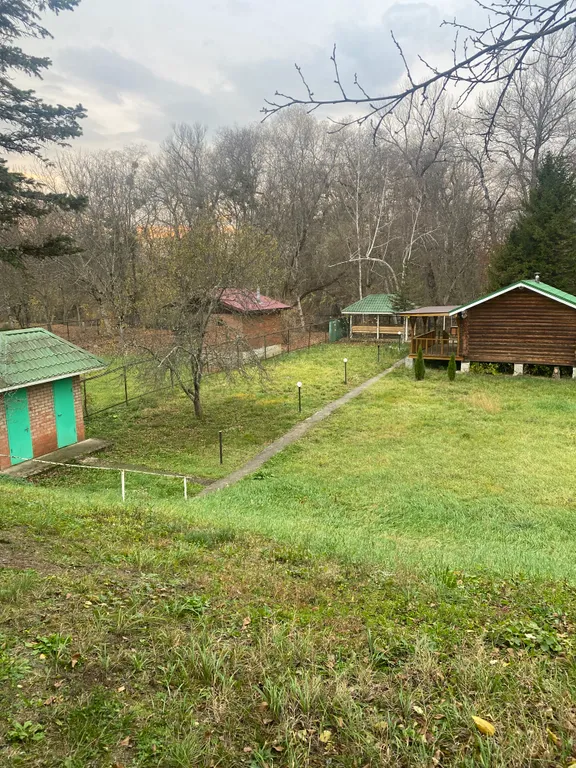 Дом на берегу реки