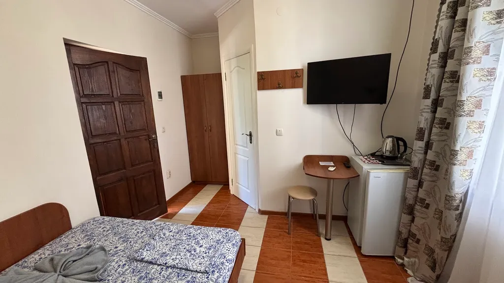 Номер 2 в пристройке с отдельным входом и верандой