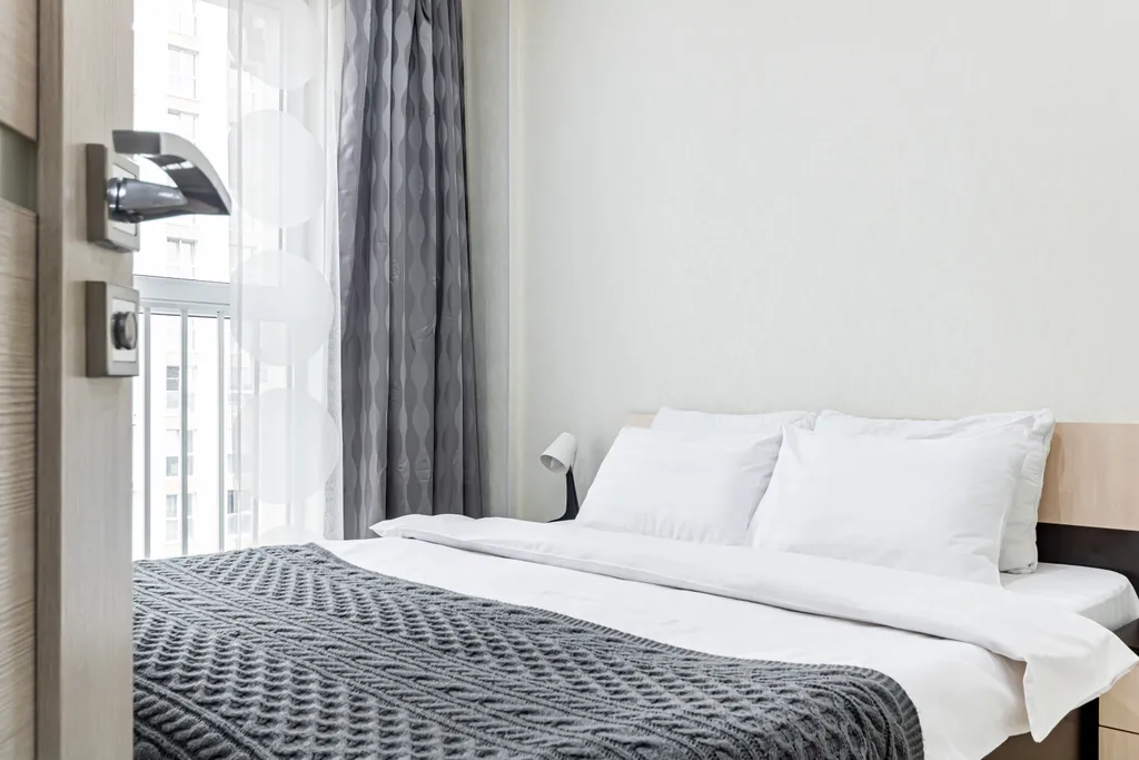 Квартира Квартира Светлая евродвушка в центре, 2 жк-телевизора, удобная кровать, 24/7 — Краснодар