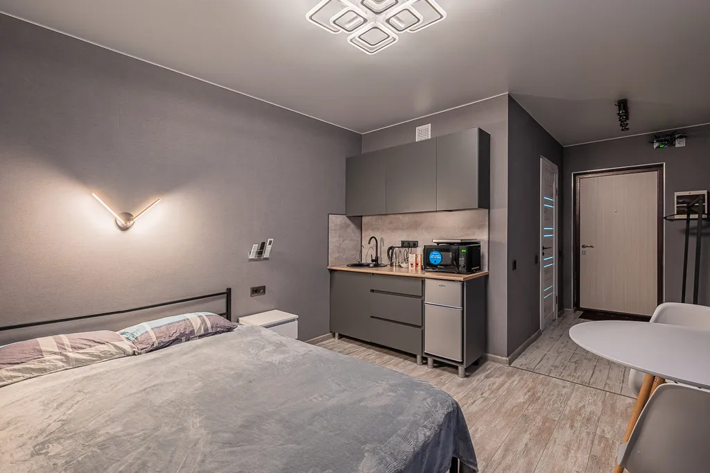 Студия с дизайнерским ремонтом