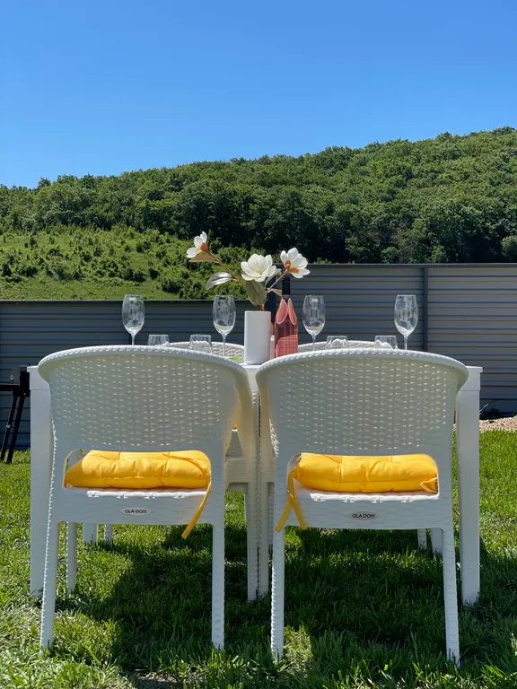 Уютный приватный дом с бассейном в горах среди виноградников