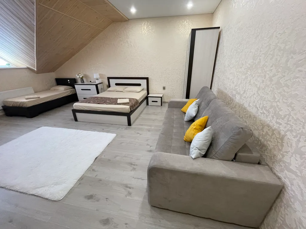 Просторный четырехкомнатный таунхаус на Банном