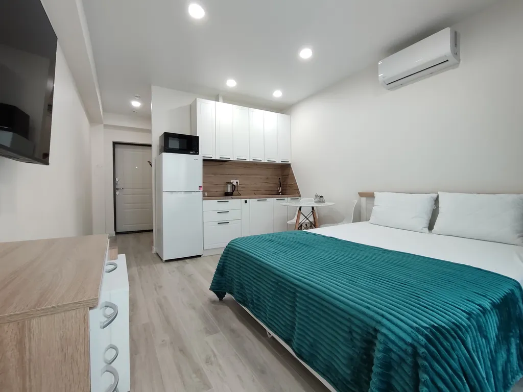 На берегу моря уютная новая студия