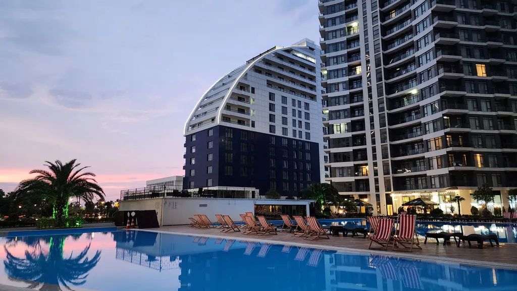 Квартира Апартамент с бассейном на берегу моря — аренда посуточно в Батуми