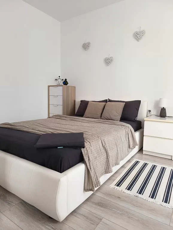 Двушка с большим телевизором