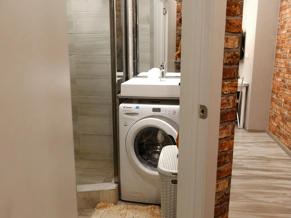 Студия класса бизнес у городской набережной