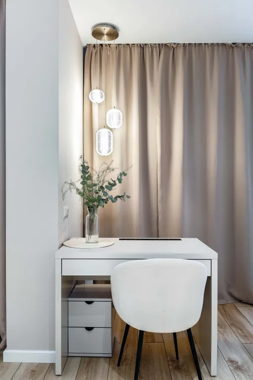 Светлые апартаменты с балконом в Минск мире