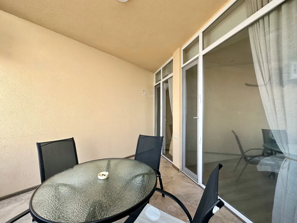 Апартамент на первой линии с большой террасой и шикарным видом