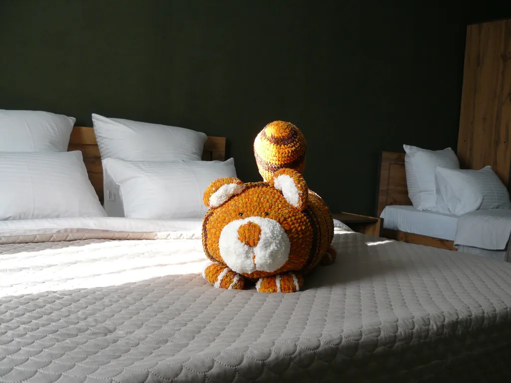 Рыжий Кот Дружный (просторная 2-ка с изолированной спальней)