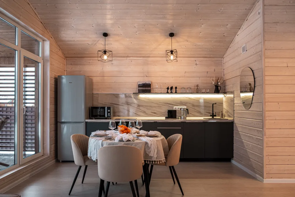 Новый стильный барнхаус с видом на лес