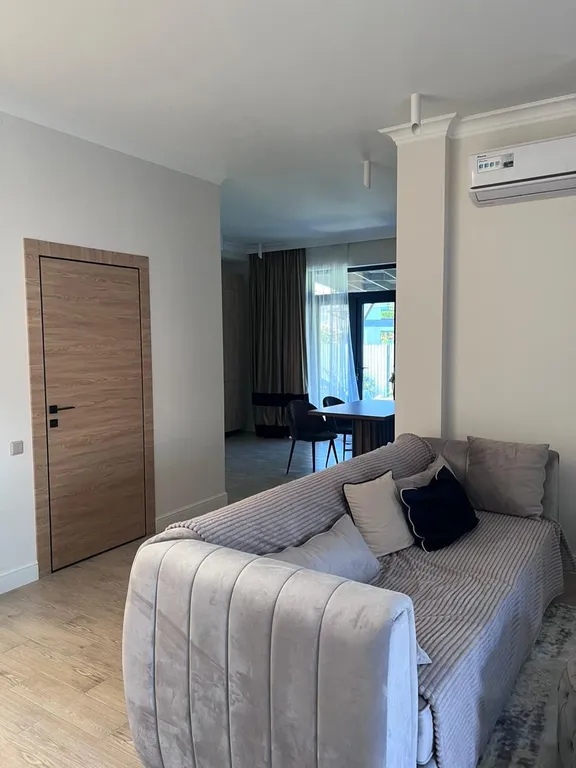 Коттедж Уютный дом с бассейном — Барановка