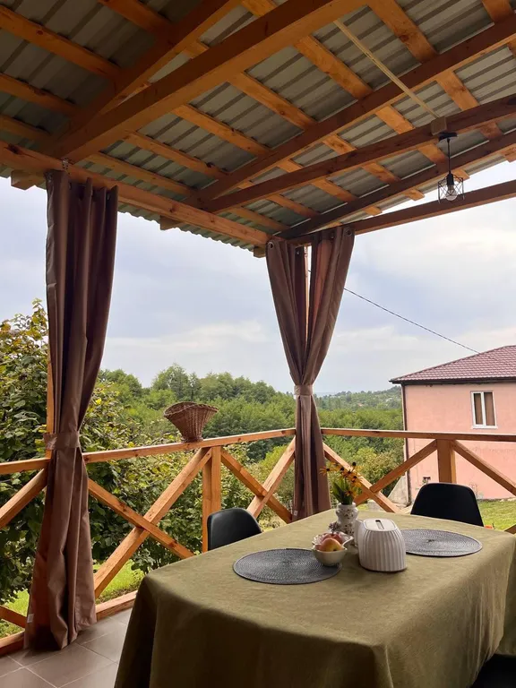 Уютный дом с видом на горы