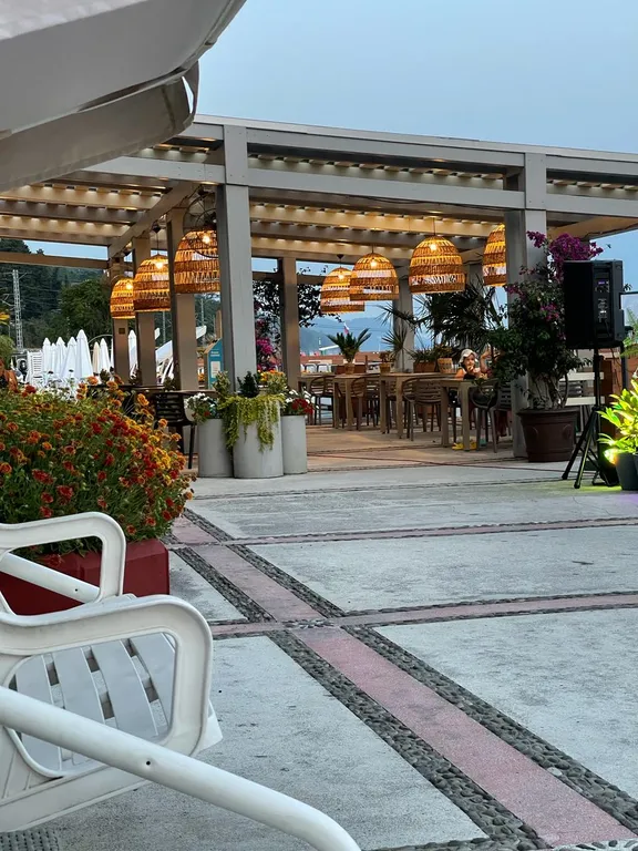 Дом с  бассейном, финской сауной, джакузи и шикарным видом на море