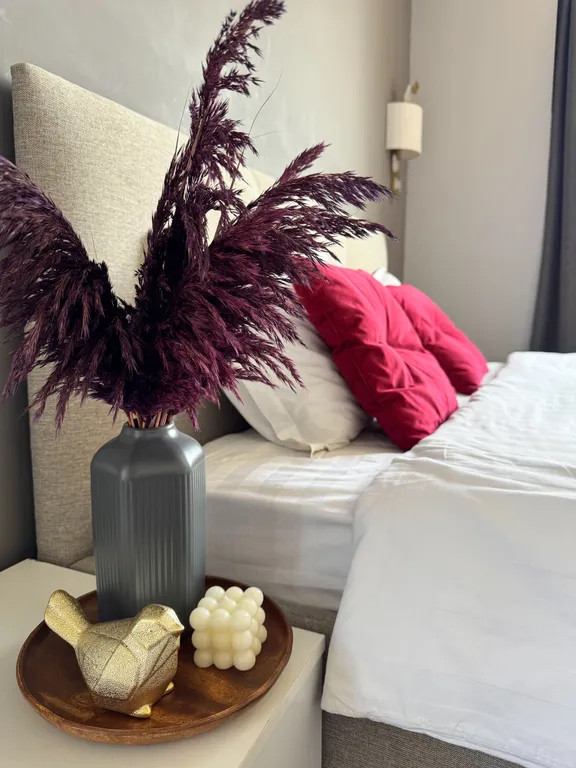 Квартира-студия с балконом у реки