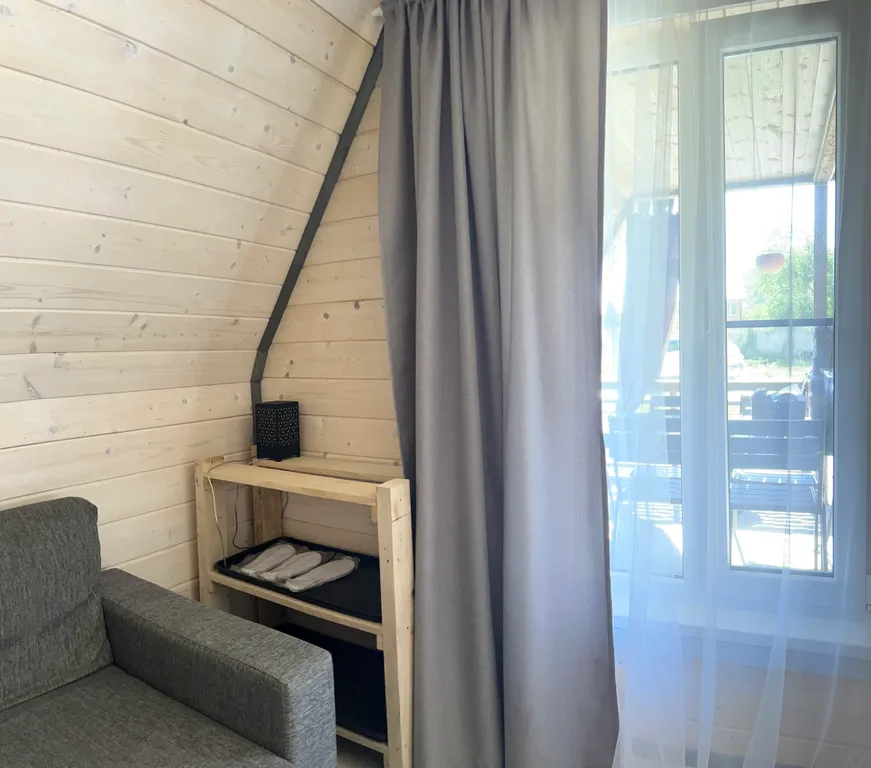 Дом А-Фрейм на берегу реки