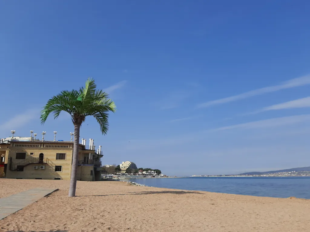 Квартира Квартира на Толстом Мысу между бухтой и открытым морем — Геленджик