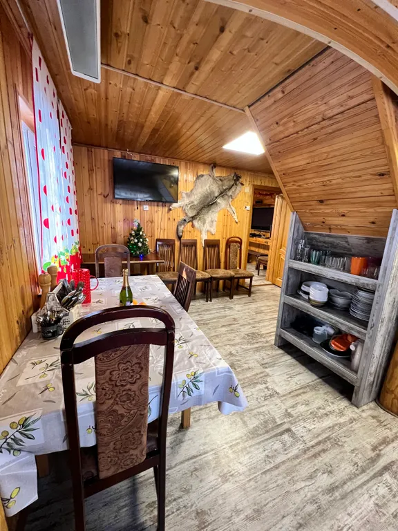 Домик охотника с баней на дровах