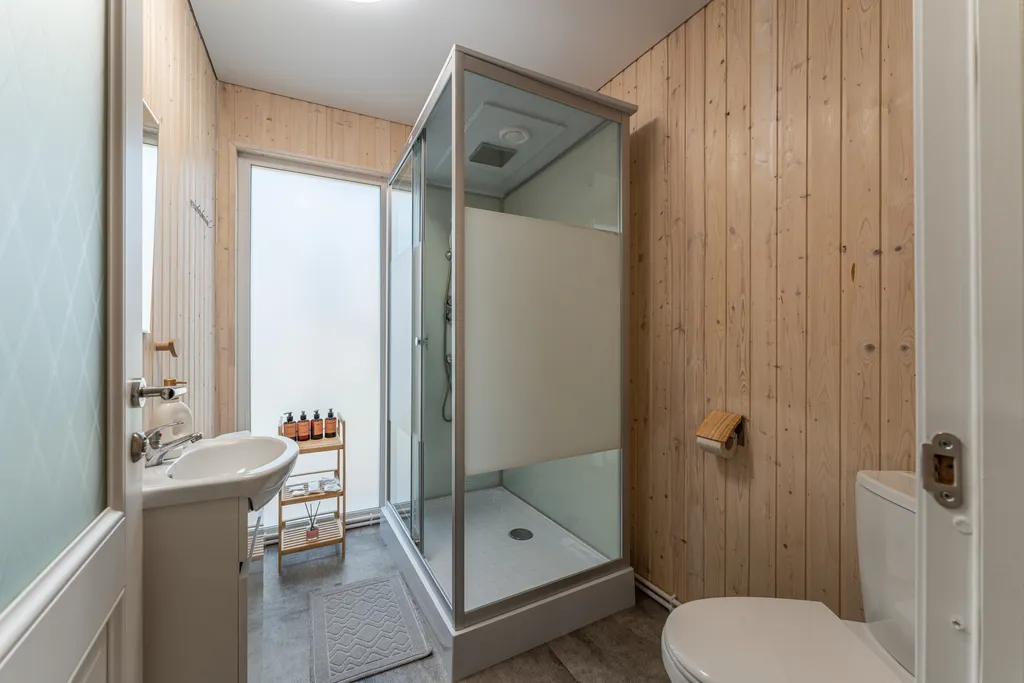 Коттедж с бассейном