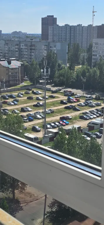 Новый дом, одна кухня изолированана от комнаты не студия всё отдельно,