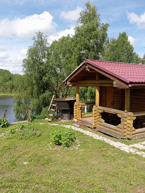 Меличуярви дом из бревна с сауной на берегу озера у самого леса