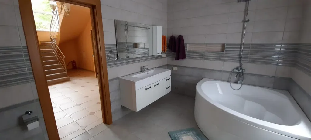 Коттедж Коттедж у леса с бассейном — Белоозёрский