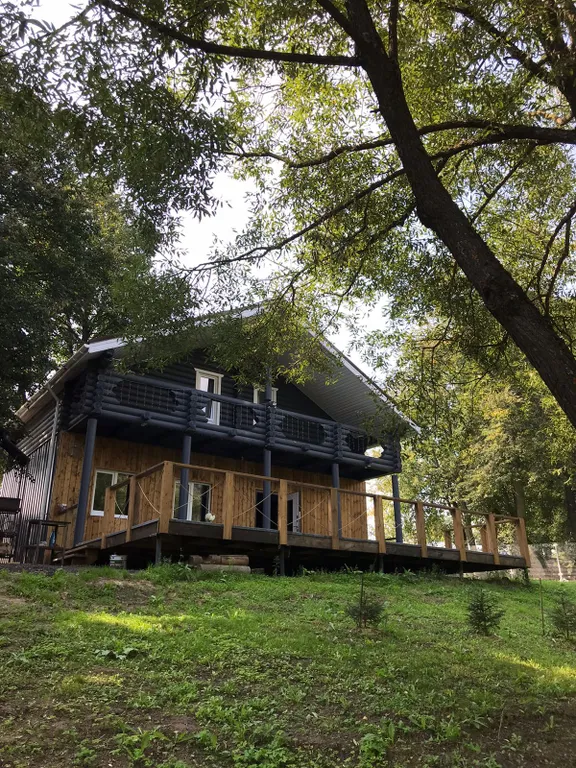 Коттедж Loft коттедж с шикаpным видом на пруд — Шишкино