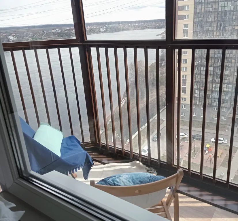 На Невских берегах