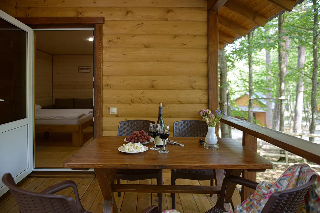 Дача МиСо в сосновом лесу Теберды Шале №4 (студия)