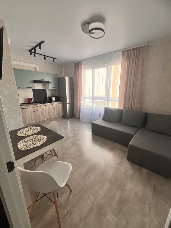 Уютная квартира в новом микрорайоне — аренда посуточно в Придорожный