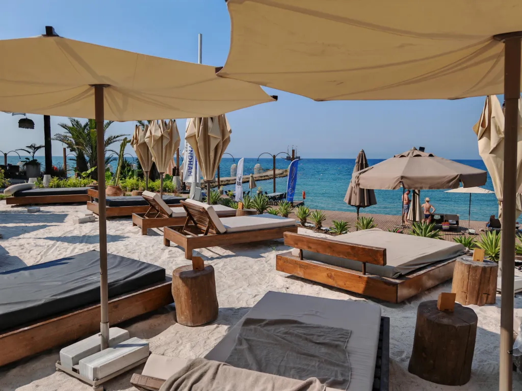 Квартира 2+1 duрlех в Azura World c видом на бассейн и аквапарком