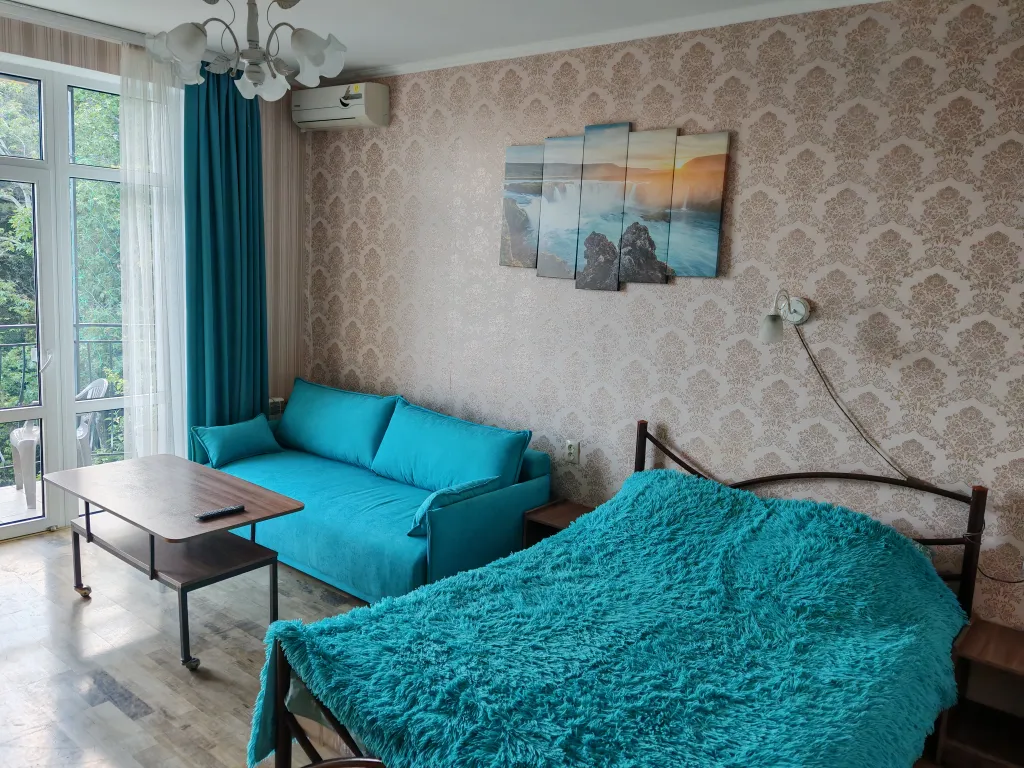 Уютная квартира с видом на море в частном доме