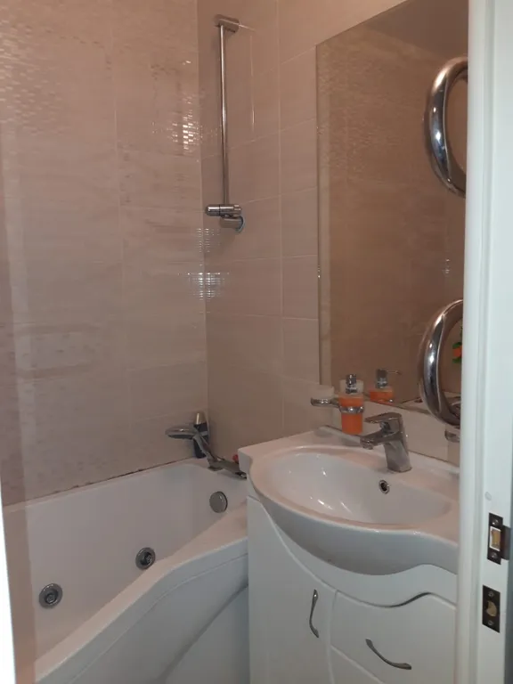 Квартира с отличной транспортной развязкой у дома