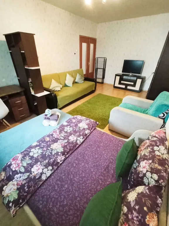 Большaя квартиpа с двумя балконами