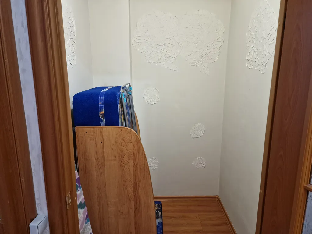 В новостройке на 11ом этаже с большой кухней и видом на плотину ГЭС!