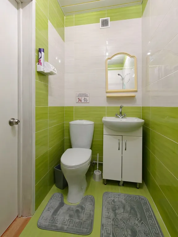 Дом с видом на монастырь