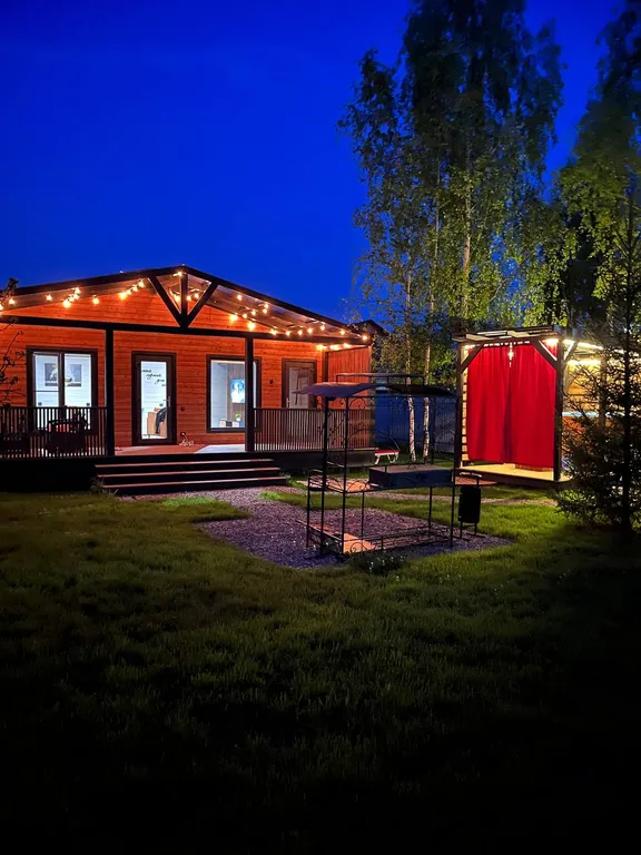 Абсолютно новый дом с баней, включена в стоимость, и горячей купелью