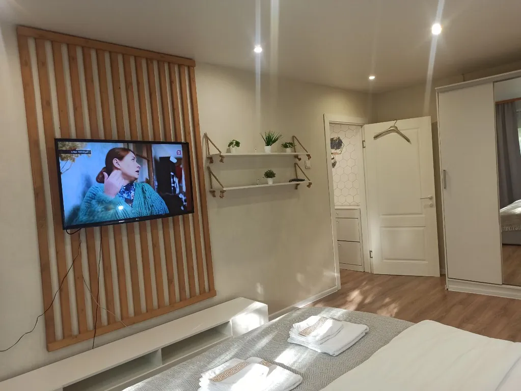 Современная квартира в 10 минутах от озера