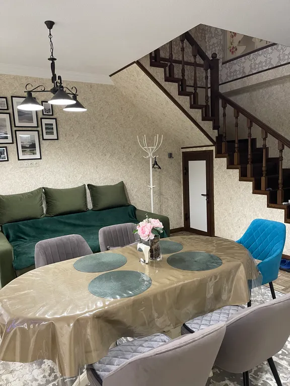 Двухуровневый апартамент с видом на горы