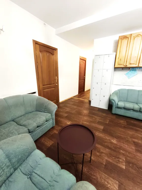 Трёхместный номер в центре, метро Немига, Дворец спорта.