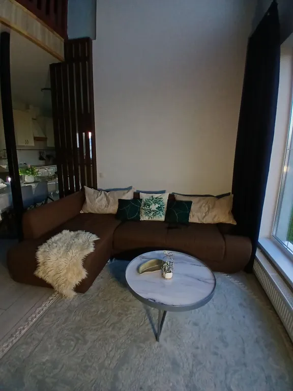 Большой уютный дом с камином