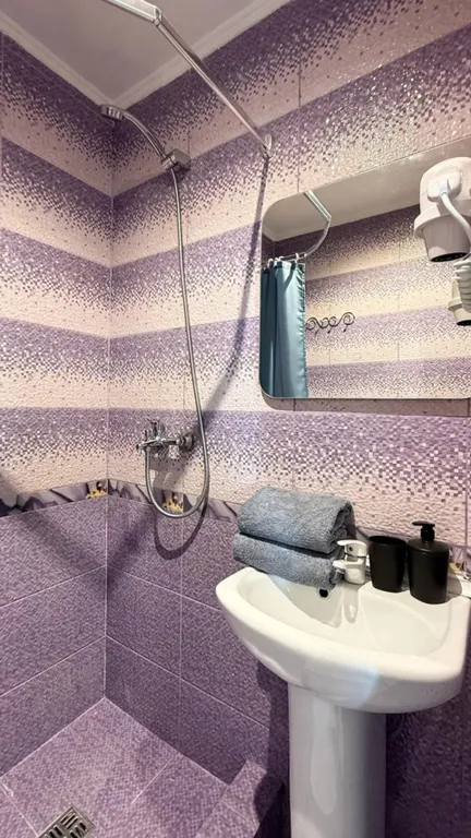 Стильная двухуровневая студия