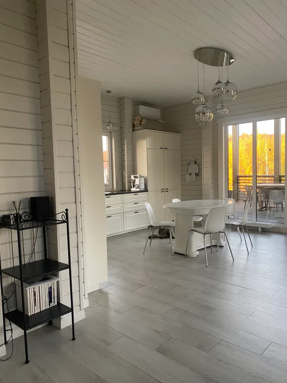 Загородный дом у леса с собственным прудом