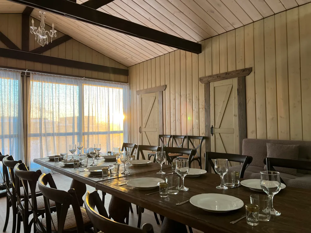 Шале с банкетным залом в черте города