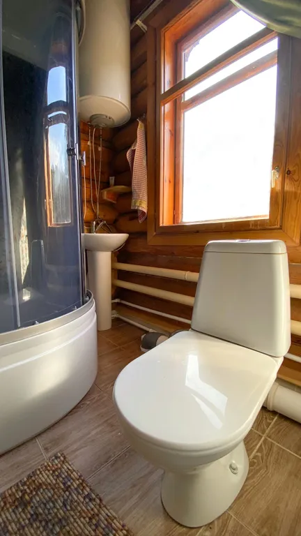 С видом на лес, душ и туалет рядом