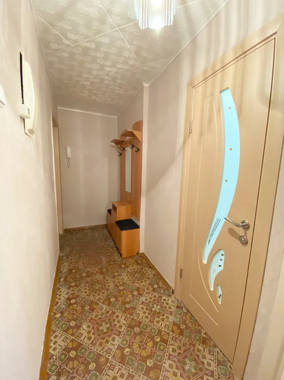 Эконом размещение в центре асбеста, жёлтый нарцисс