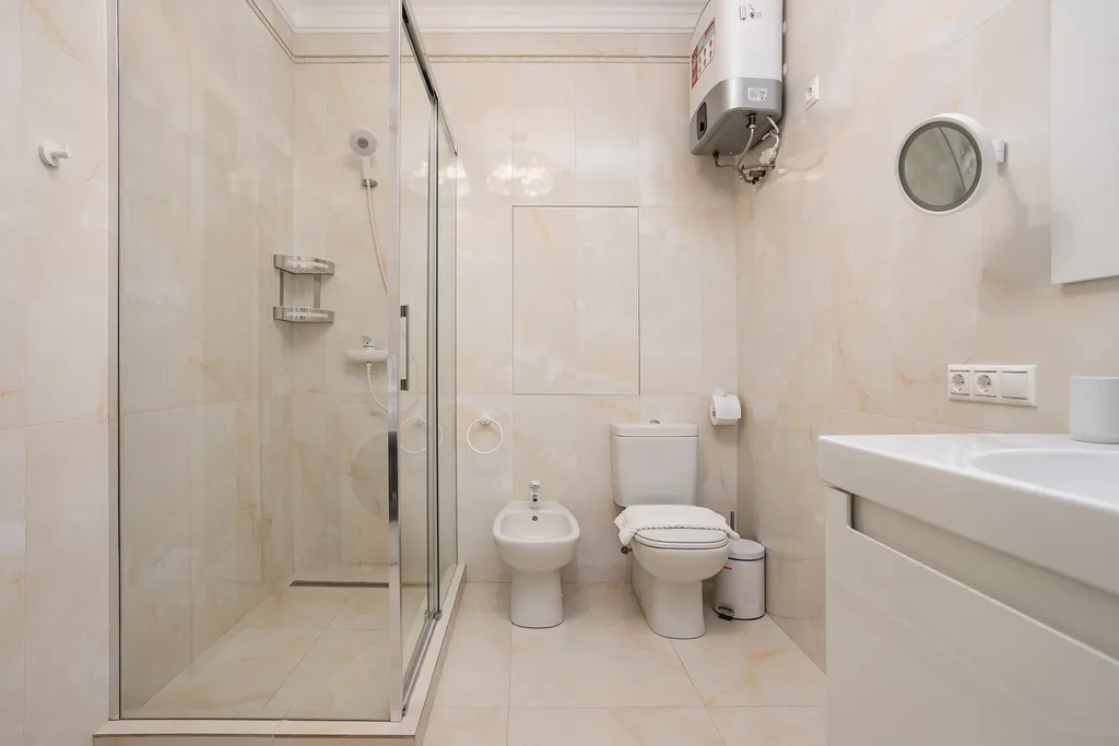 Квартира в вип корпусе, с видом на бассейн и море в ЖК Лазурный берег 2