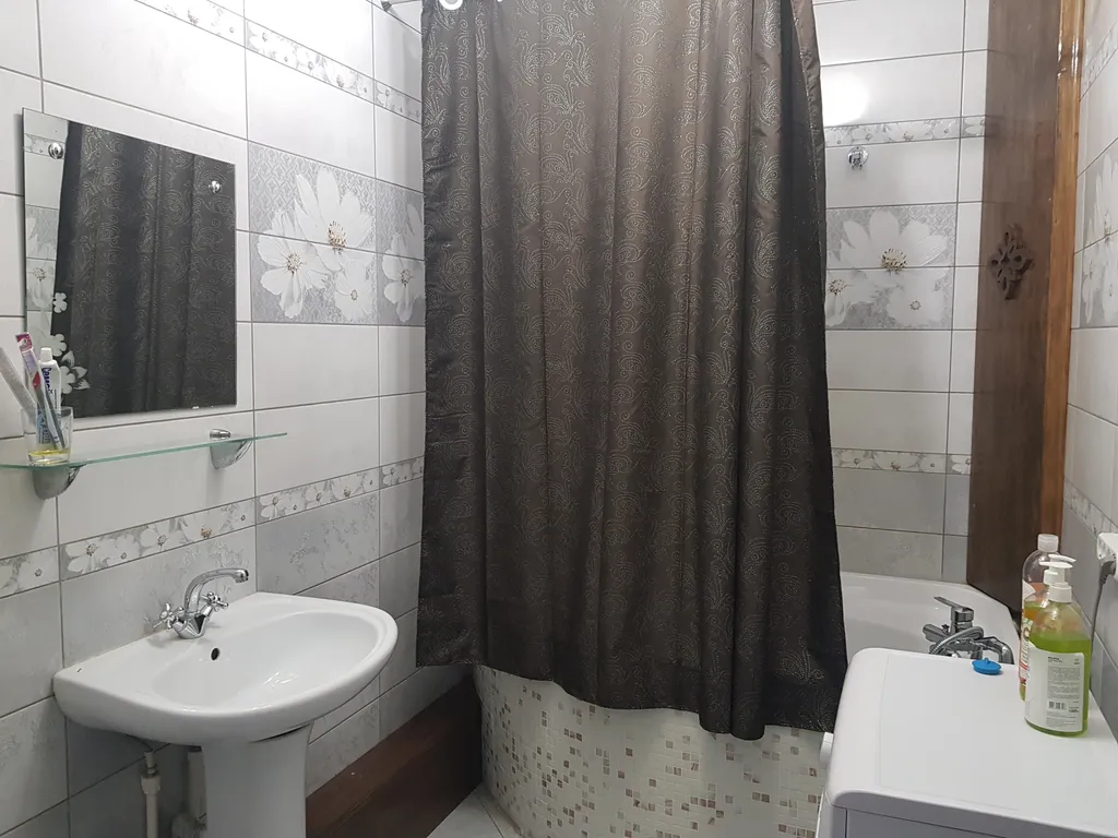 Сдаю посуточно 1 ком квартиру. Ленинский район. Теплый пол. парковка.