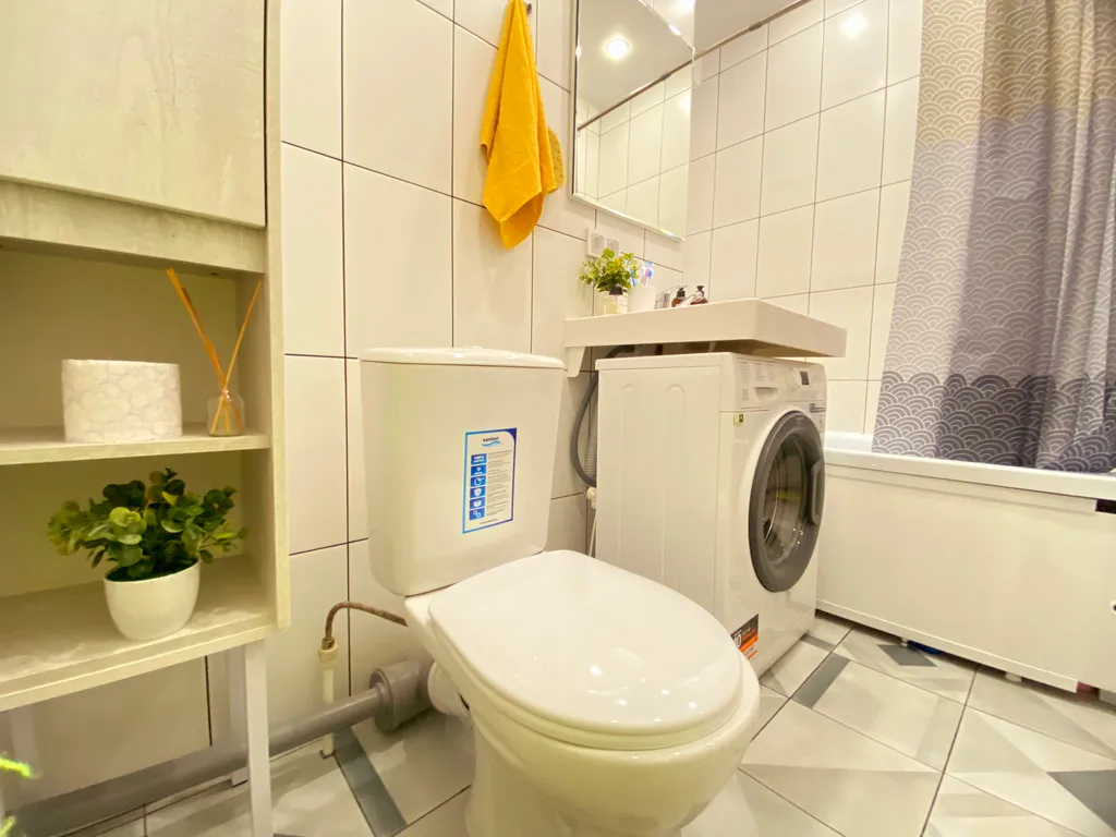 Чистая, уютная квартира рядом с заездом в город с детской площадкой