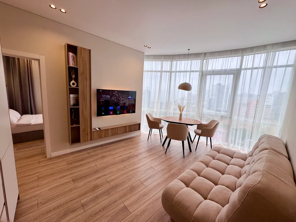 Великолепная квартира в центре с панорамным видом на Золотой мост