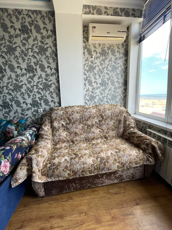 Студия с видом на море